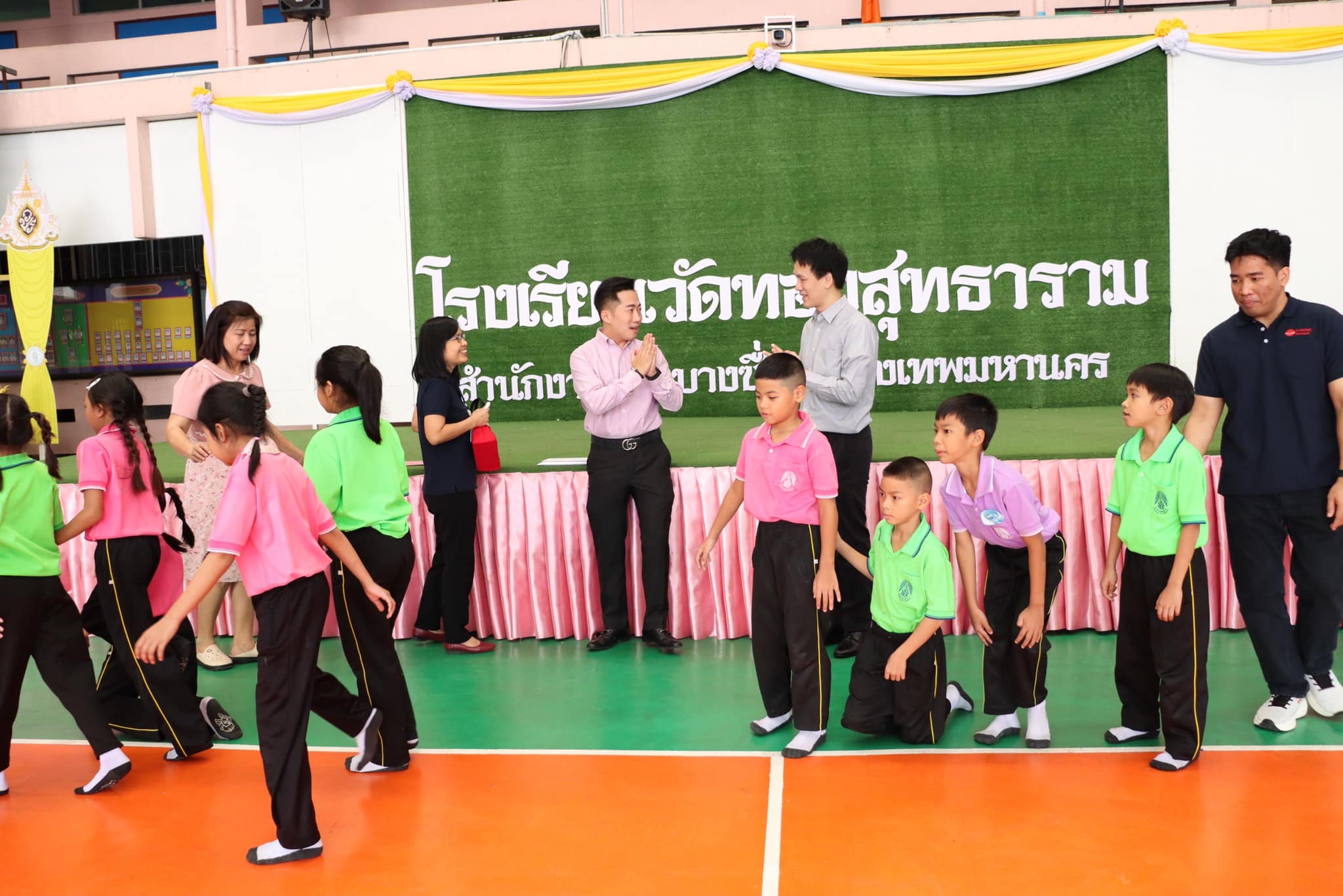 โครงการ "มอบทุนการศึกษาสนับสนุนกิจกรรมวันเด็ก" 
